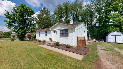 916 Turner Dr, Hartsville, TN 37074