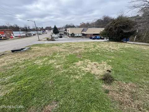 601 E Broadway St, Lenoir City, TN 37771
