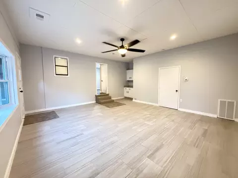 Living - 71 N Hampton Ln, Jackson, TN 38305 photo 3 of 7