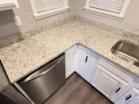 Kitchen - 71 N Hampton Ln, Jackson, TN 38305 photo 3 of 4