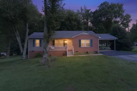 500 Spring Valley Dr, Columbia, TN 38401