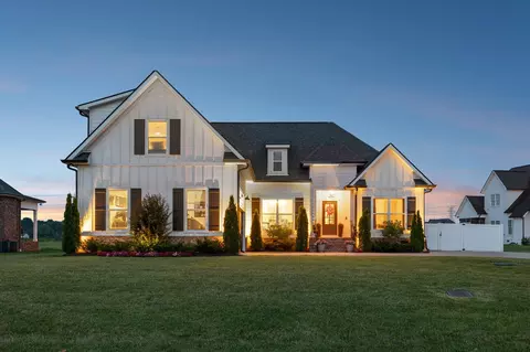 1525 N Side Dr, Murfreesboro, TN 37130