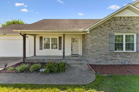 16 Delana Ave, Lawrenceburg, TN 38464