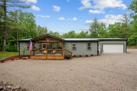 909 Remington Rd, Jamestown, TN 38556