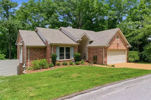 105 Stoneway Close, Nashville, TN 37209