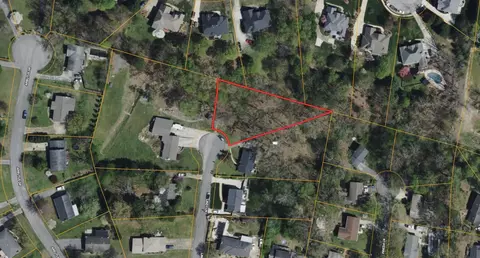 8708 Lindy Ln, Hixson, TN 37343