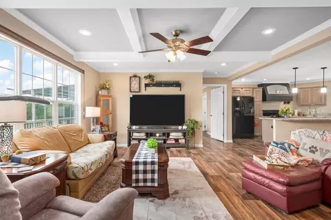 2114 Peach Orchard Rd, Culleoka, TN 38451