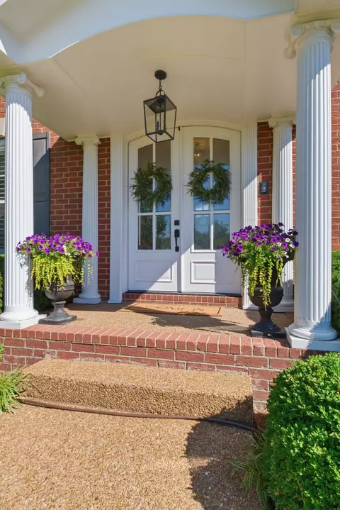 Exterior - 2240 Oakleaf Dr, Franklin, TN 37064 photo 2 of 27