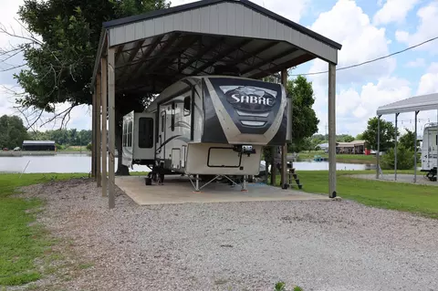 420 Retriever Lp Loop, Crump, TN 38327