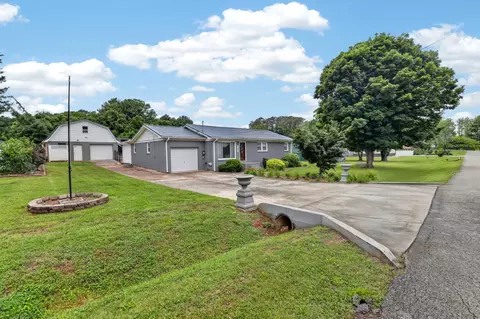 204 Homeward Ave, Winchester, TN 37398