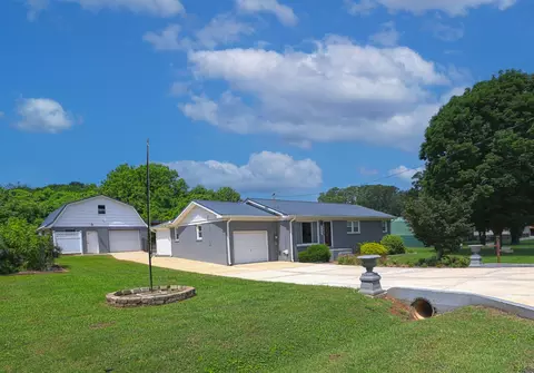 204 Homeward Ave, Winchester, TN 37398