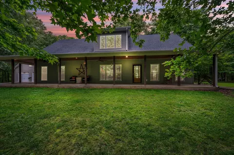 1026 Yellow Creek Rd, Dickson, TN 37055