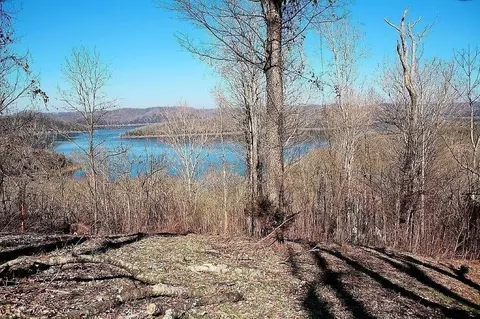 405 Maury Ln, Smithville, TN 37166