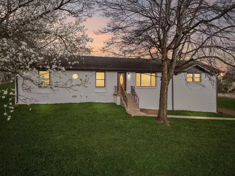 171 New Shackle Island Rd, Hendersonville, TN 37075