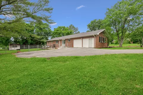 Exterior - 979 S Main St S, Eagleville, TN 37060 photo 7 of 11
