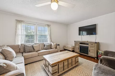 Living - 979 S Main St S, Eagleville, TN 37060 photo 1 of 1