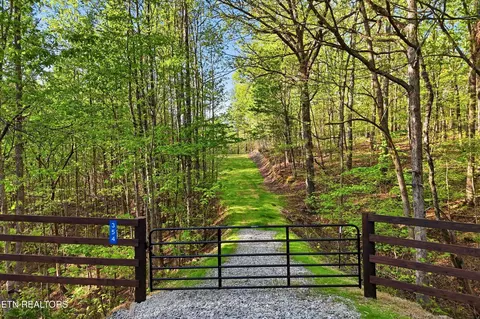 354 Ladd Ridge Rd, Kingston, TN 37763