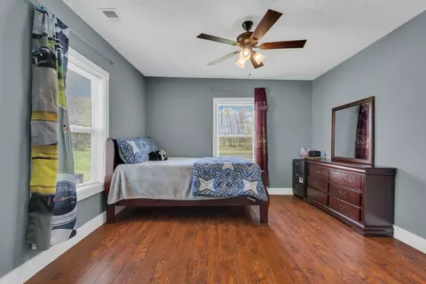 Bedroom - 320 W King St, Morrison, TN 37357 photo 2 of 4