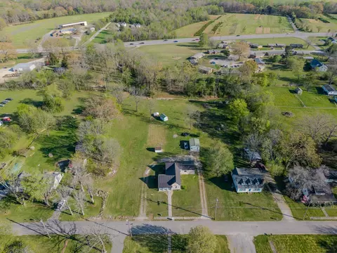 View/Area - 320 W King St, Morrison, TN 37357 photo 2 of 3