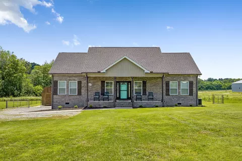 583 New Deal Potts Rd, Cottontown, TN 37048