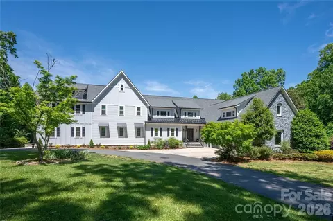 8512 Prince Valiant Dr, Waxhaw, NC 28173