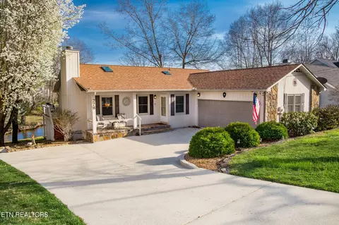 278 Lakewood Dr, Crossville, TN 38558
