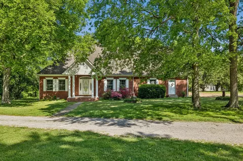 1019 Hilton Ln, Castalian Springs, TN 37031