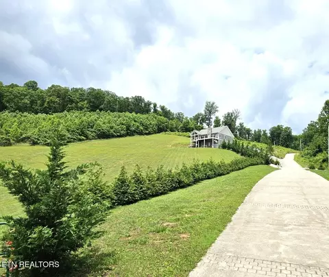 301 Mountain Way, Sharps Chapel, TN 37866