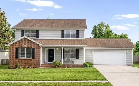 909 Wing Tip Cir, Hopkinsville, KY 42240