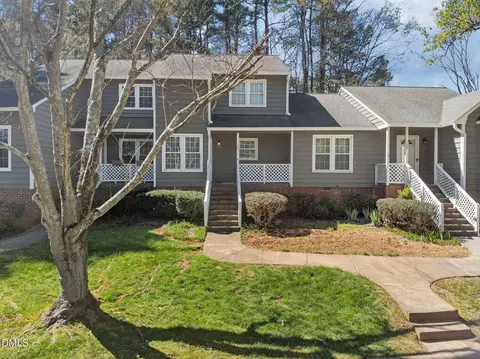 102 Lake Hollow Cir, Cary, NC 27513