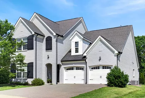 166 Monarchos Dr, Gallatin, TN 37066