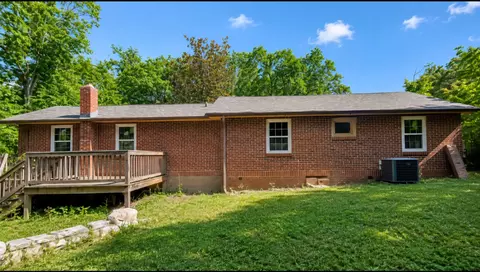 110 Cherry St, Centerville, TN 37033 photo 2