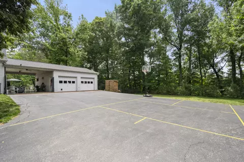 Exterior - 1100 Mill Rd, Dickson, TN 37055 photo 13 of 14