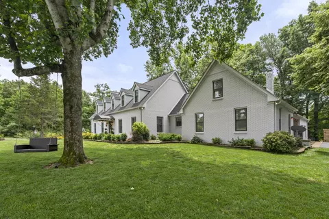 Exterior - 1100 Mill Rd, Dickson, TN 37055 photo 2 of 14