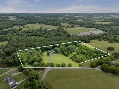 View/Area - 1100 Mill Rd, Dickson, TN 37055 photo 13 of 18