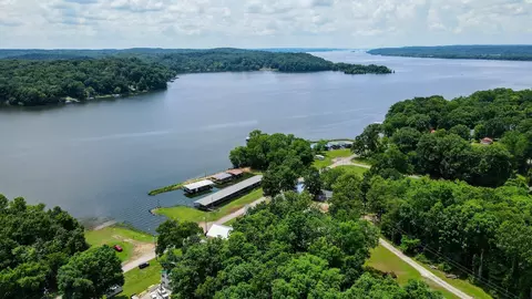 33 Creek View Ln, Waverly, TN 37185
