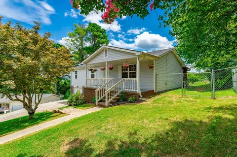 34 Old World Dr, Ringgold, GA 30736