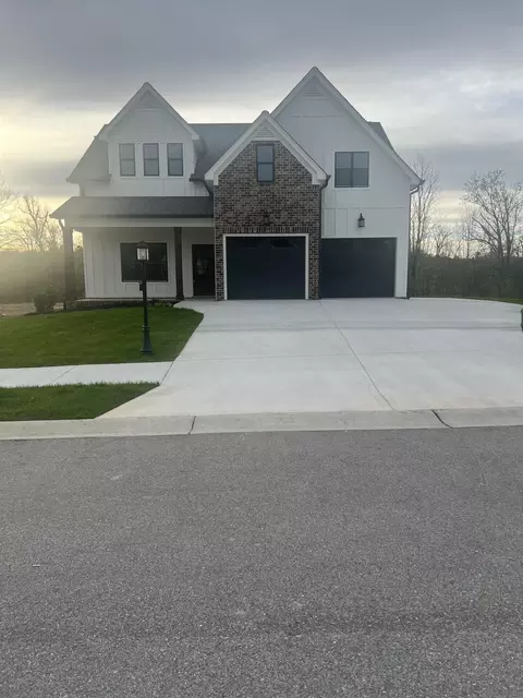 1063 Silverpine Dr, Chattanooga, TN 37421