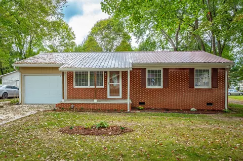 309 W 4th St, Jasper, TN 37347