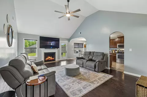 1075 Freedom Dr, Clarksville, TN 37042