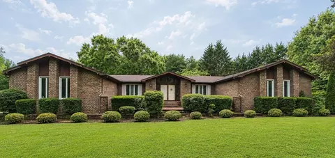 615 Lakeview Way, Winchester, TN 37398