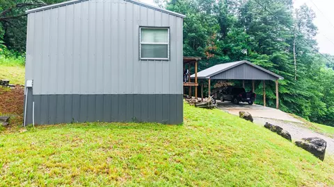 1865 Mcwhorter Rd, Cunningham, TN 37052 photo 19