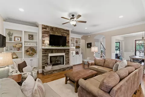 Living - 117 Azalea Ln, Franklin, TN 37064 photo 2 of 2