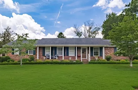 301 Lannom Cir, Tullahoma, TN 37388