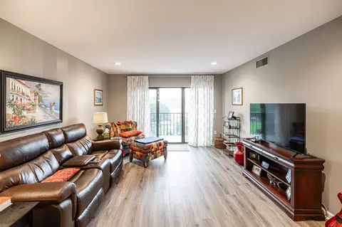 200 Sanders Ferry Rd #2408, Hendersonville, TN 37075