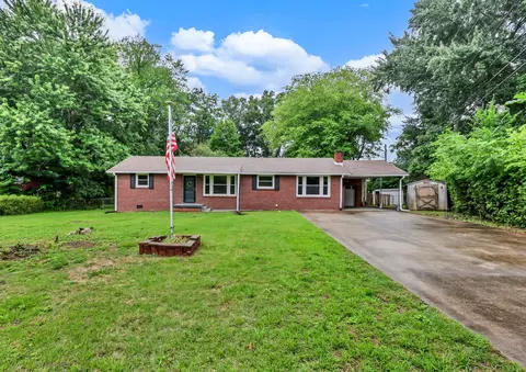 17 Charlemagne Blvd, Clarksville, TN 37042
