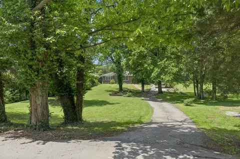 4411 Brush Hill Rd, Nashville, TN 37216