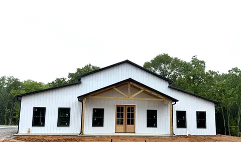 5572 Antioch Rd, Hopkinsville, KY 42240
