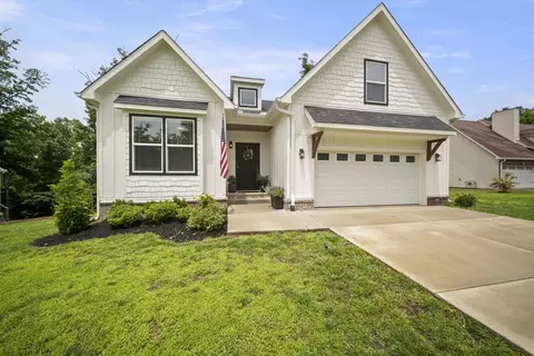 212 Cherokee Dr, White Bluff, TN 37187