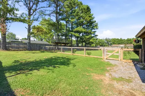 Exterior - 2302 Paddock Dr, Murfreesboro, TN 37128 photo 8 of 10